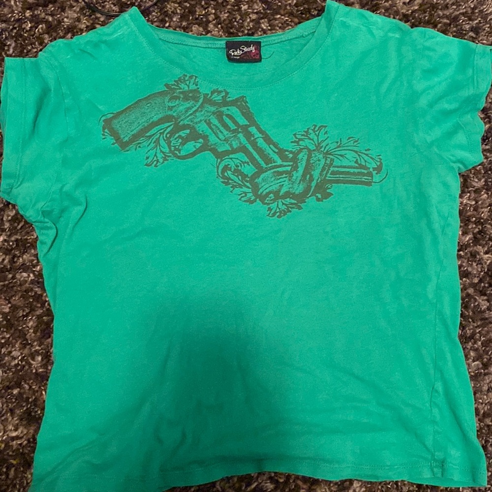 green tie gun floral tee, great condition